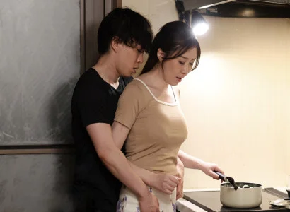 Bà mẹ kế thỏa mãn dục vọng với con chồng