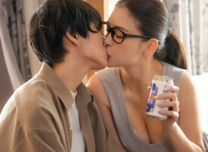 Chàng trai bị cắm sừng đau đớn được chị hàng xóm quan tâm